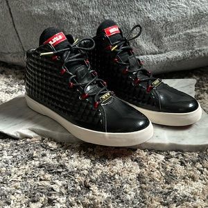 Nike LeBron 12 NSW Sneakers US Men’s Sz. 11